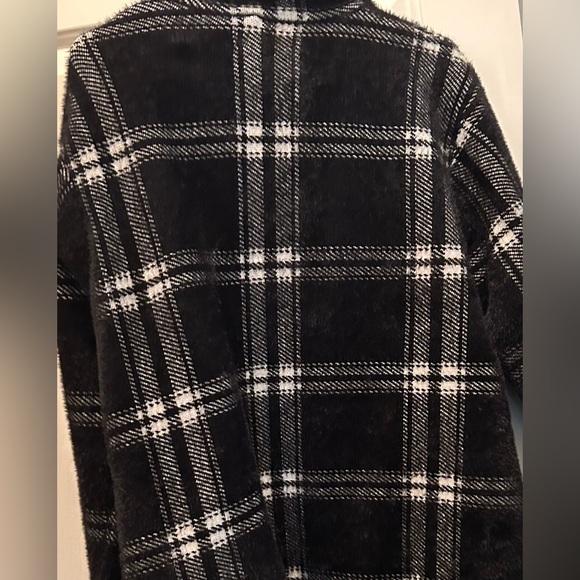 NWT, NVLT Thread Collective Black and White Eyelash Coatigen, Size XL - Picture 7 of 16